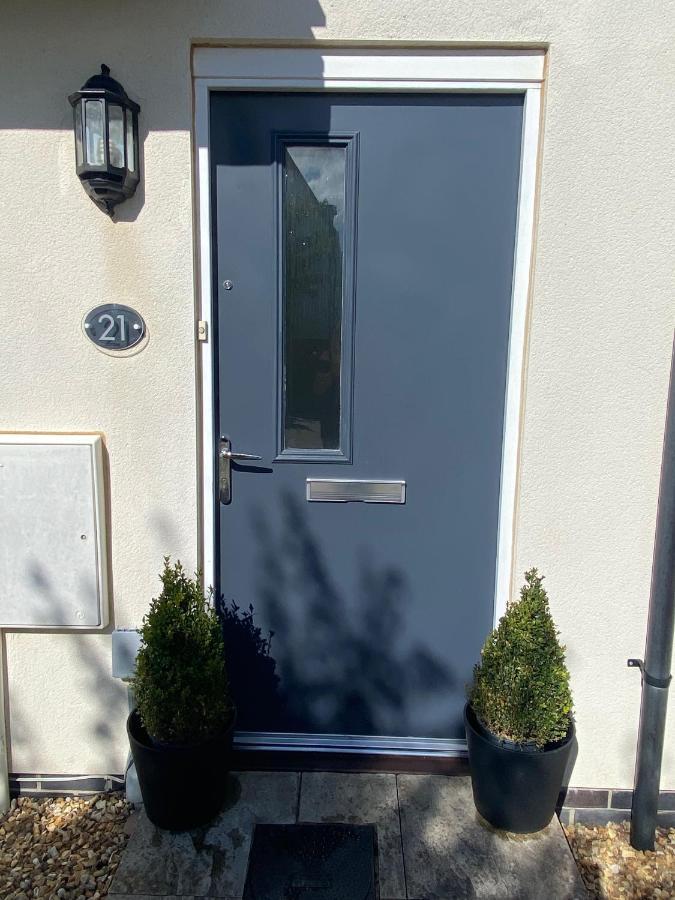 Lovely 2 Bedroom, 2 Bathroom House With Parking. พลีมัธ ภายนอก รูปภาพ