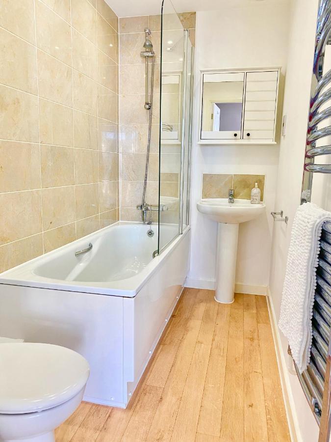 Lovely 2 Bedroom, 2 Bathroom House With Parking. พลีมัธ ภายนอก รูปภาพ