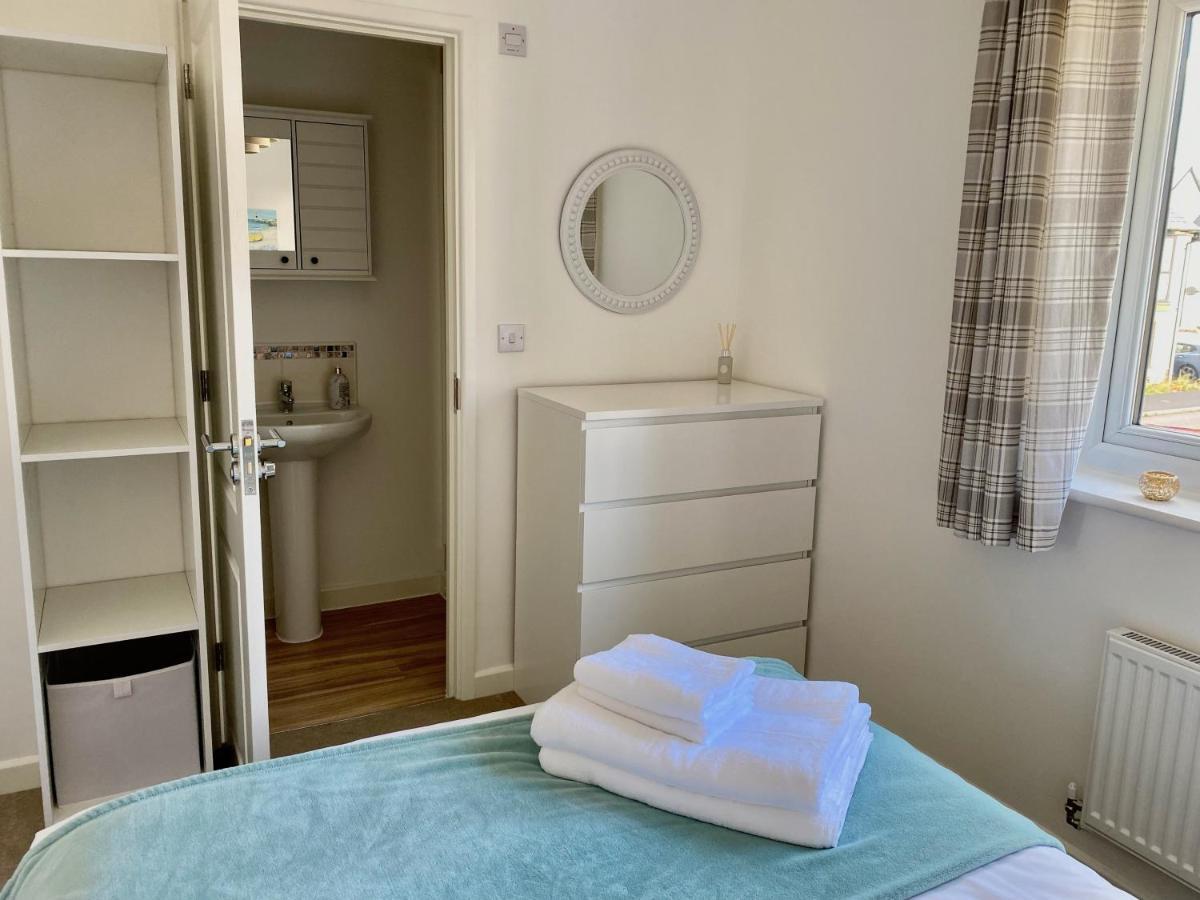 Lovely 2 Bedroom, 2 Bathroom House With Parking. พลีมัธ ภายนอก รูปภาพ